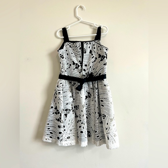 Girls dress size7 - Picture 3 of 7